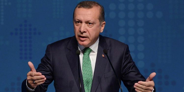 تهمة “إهانة الرئيس” تلاحق معارضة تركية رغم نفي أردوغان!