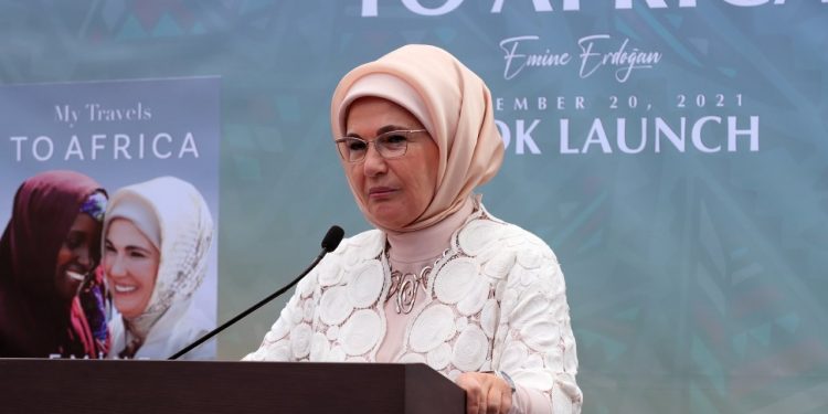 تركيا.. استجواب برلماني حول تمويل كتاب قرينة أردوغان