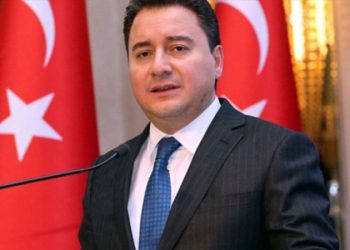 باباجان يكشف تاريخ أول خطاب استقالة له من حزب أردوغان