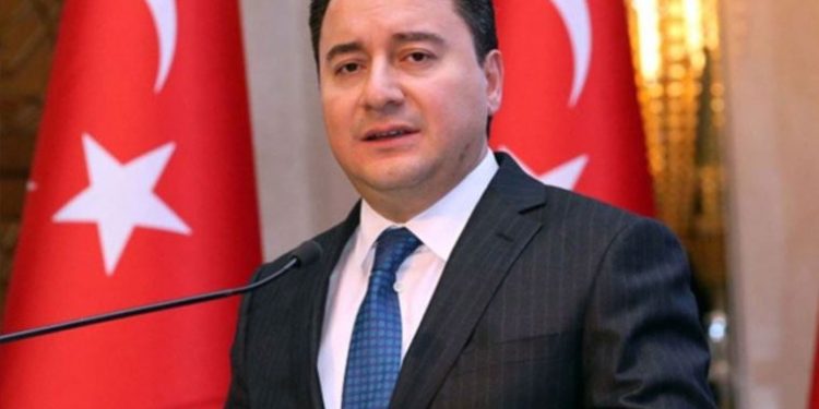 باباجان يكشف تاريخ أول خطاب استقالة له من حزب أردوغان