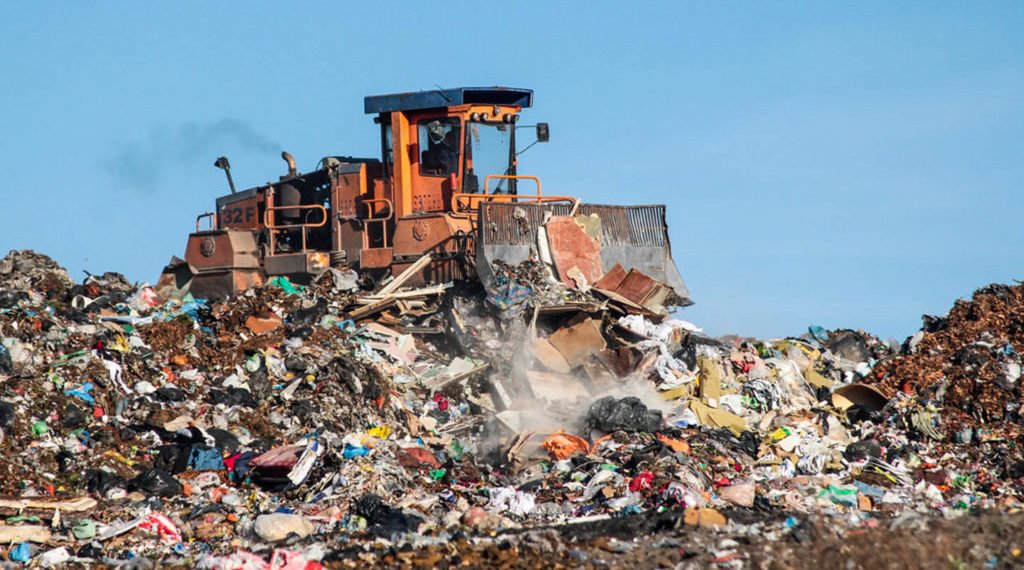 المخلفات الخطرة على الإنسان