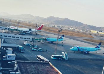 هبوط طائرة إماراتية في مطار كابل اليوم