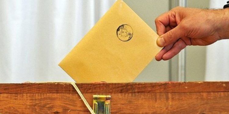 استطلاع رأي.. احتدام المنافسة بين التحالف الحاكم والمعارضة
