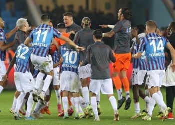 طرابزون سبور يتصدر الدوري التركي الممتاز بعد هزيمة فنربخشه