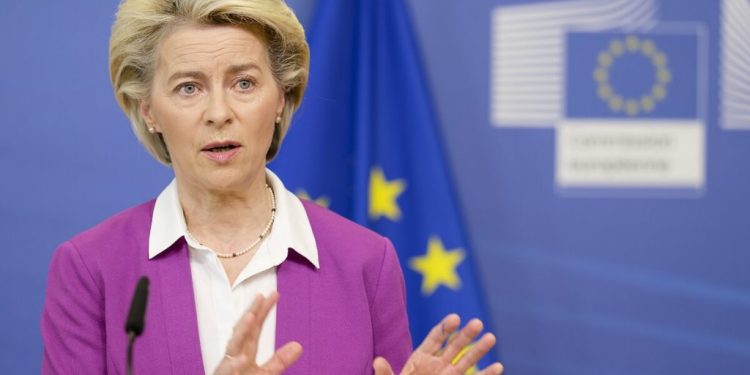 تركيا بعيدة عن الانضمام للاتحاد الأوروبي بسجلها السيء في الديمقراطية وحقوق الإنسان