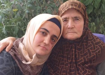 تركيا: نقل معتقلة مريضة بالسرطان إلى المستشفى