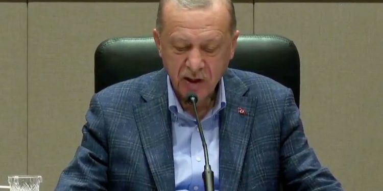 هل أسئلة الصحفيين الأتراك لأردوغان “معدة مسبقًا”؟!