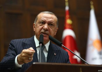 أردوغان يهدد بطرد سفراء 10 دول بينها الولايات المتحدة