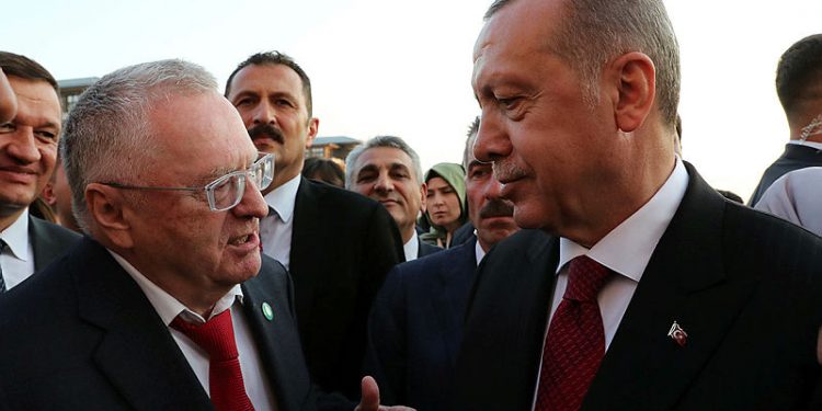 زعيم روسي متطرف: أردوغان رجلنا ويتعلم لغتنا!