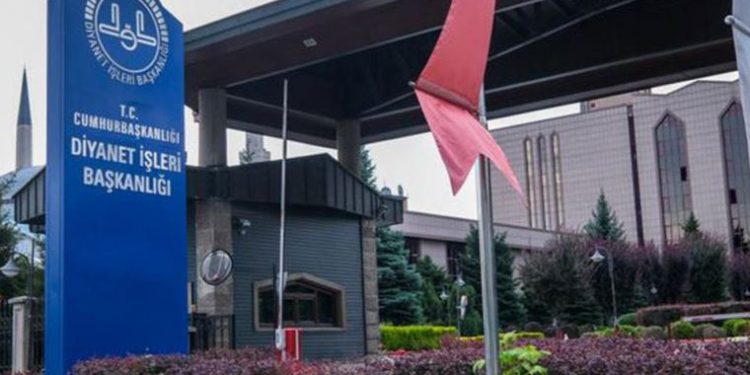 تركيا.. الشؤون الدينية تنفق مبالغ على المشروبات الكحولية!