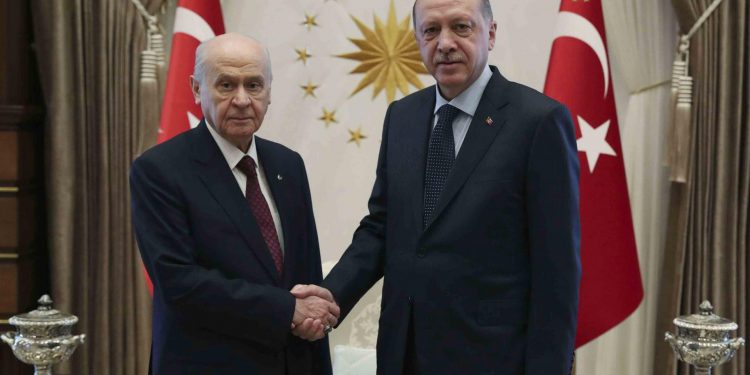 حليف أردوغان يريد تجريد عثمان كافالا من الجنسية التركية!