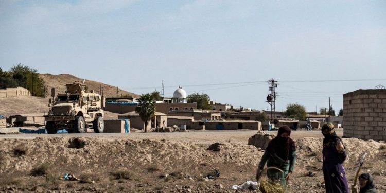 مقاتلون سوريون يحتشدون للانضمام لهجوم تركي محتمل على مقاتلين أكراد