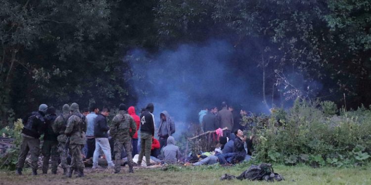 الصقيع يحصد أرواح اللاجئين على حدود بولندا وبيلاروسيا