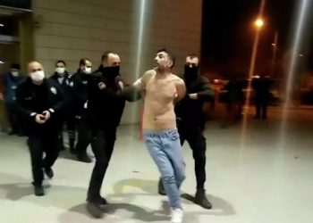 تغريم تركي اعتدى على زوجته بسبب الحجاب