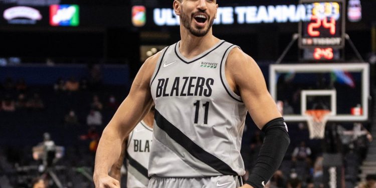 منح لاعب سلة معارض لأردوغان الجنسية الأمريكية بعد سحب جوازه