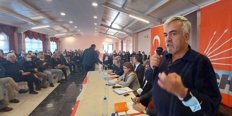 حزب الشعب الجمهوري يلتقي ضحايا مراسيم الطوارئ في قونية