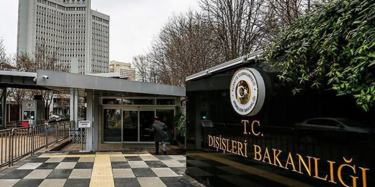 تركيا تنهي عمل 9 قناصل فخريين