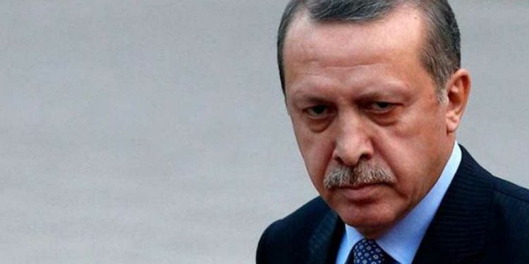 برلماني تركي يكشف مكيدة دبرها أردوغان لفتح الله كولن