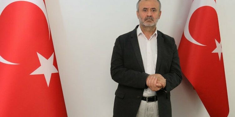 بأول ظهور أمام المحكمة.. أورهان إناندي يروي باكيا تعرضه للتعذيب على مدار 37 يومًا