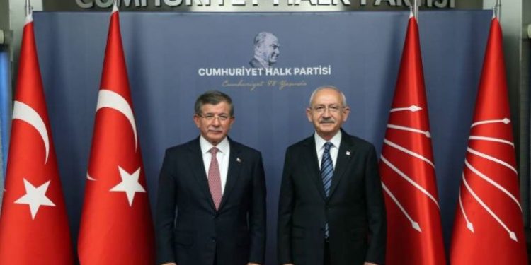 داود أوغلو: تركيا بحاجة إلى انتخابات “فورية” وليست مبكرة