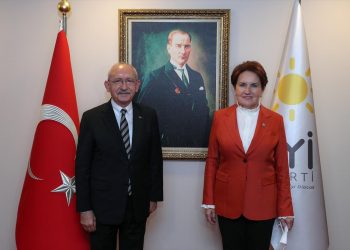 أول رد للحزب الحاكم على دعوة أكشنار وكليجدار أوغلو لعقد انتخابات مبكرة