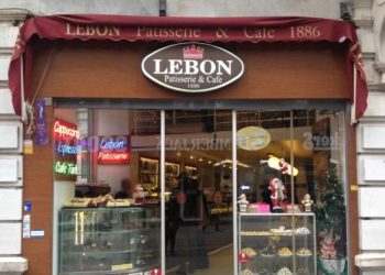 محل حلويات شهير في إسطنبول يستعد لإغلاق أبوابه