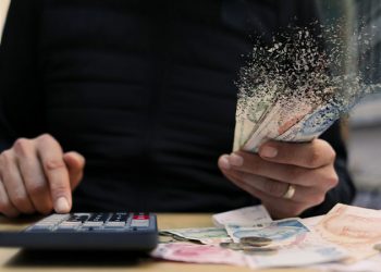 60% من المواطنين لا يثقون بقدرة الحكومة على تحسين الاقتصاد