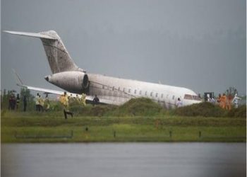 طائرة تصطدم بطائر قبل هبوطها في مطار “إسلام آباد”