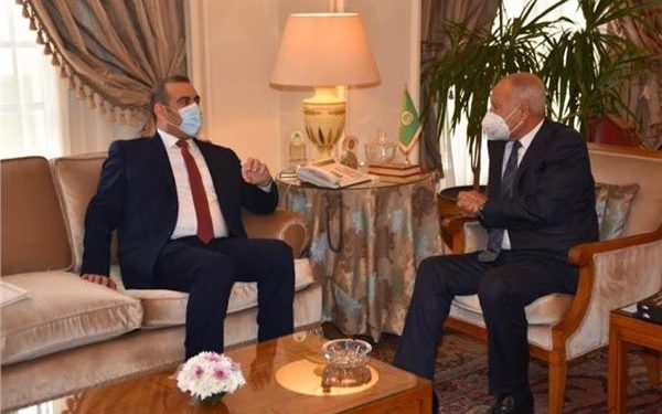 نائب رئيس وزراء العراق يطلع أبو الغيط على التطورات بعد الانتخابات