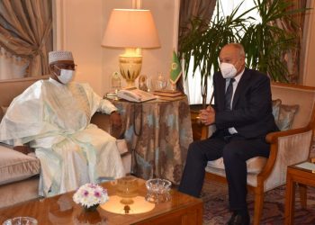 نائب رئيس وزراء العراق يطلع أبو الغيط على التطورات بعد الانتخابات