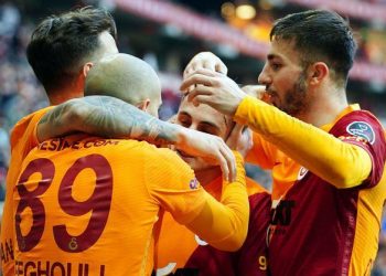 جالطة سراي يهزم أنطاليا سبور