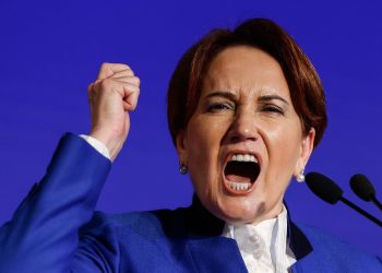 ميرال أكشينار تهدد أردوغان بصفعة عنيفة