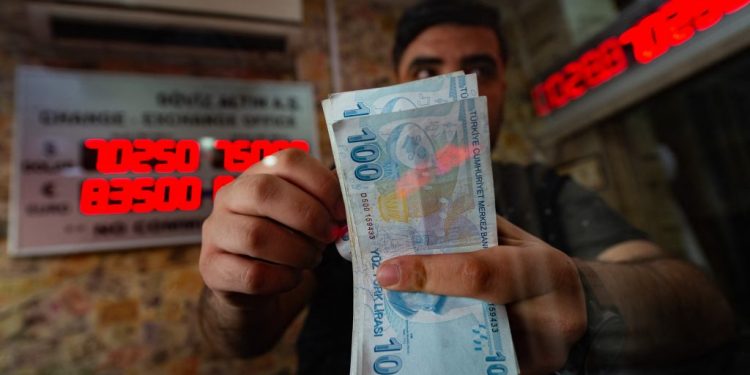 صحيفة ألمانية: خطة أردوغان لإنقاذ الليرة “خدعة”