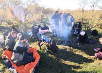 نداء استغاثة لإنقاذ 17 مهاجرًا تركيًا على السواحل اليونانية