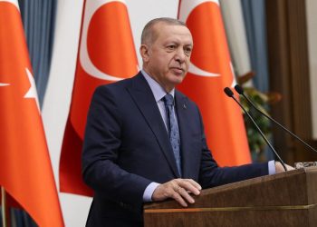 الأتراك يسخرون من تصريحات أردوغان عن “العالم الأخضر”