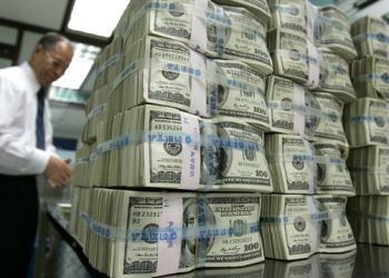 صحفي: الحكومة التركية تخطط لشن حملة ضد البنوك لدعم الليرة!