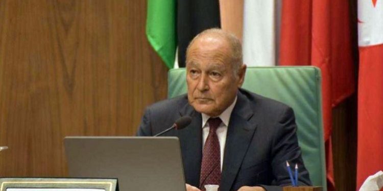 أبو الغيط ينعي قس جنوب أفريقيا الراحل ديزموند توتو