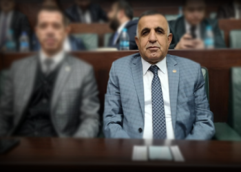 تركيا.. نجل برلماني يهرب سيارات إلى سوريا