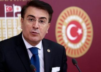 حزب أردوغان: لسنا مصدر مشاكلنا الاقتصادية