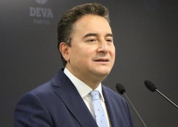علي باباجان يهاجم البنك المركزي التركي