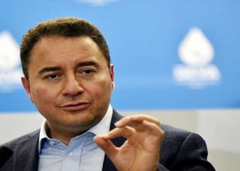 تركيا.. باباجان يرد على مطلقي حملة ضده