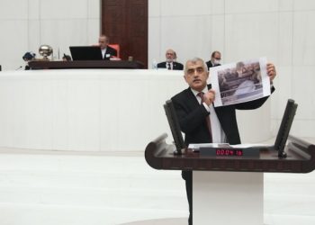 برلماني تركي: “العدالة والتنمية” حزب القمع والشر