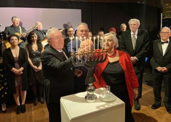 سفير تركيا في واشنطن يحتفل بعيد حانوكا اليهودي