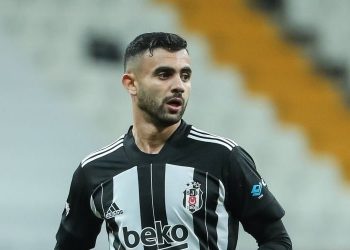 اللاعب الجزائري “غزال” يمنح “بشكتاش” فوزًا ثمينًا بهدف عالمي