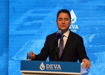 باباجان: أردوغان يطبق نموذجًا اقتصاديًا رديئًا من السبعينيات