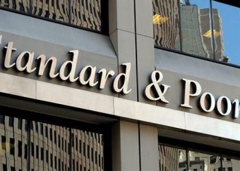 ستاندرد آند بورز تخفض تصنيف تركيا الائتماني إلى سلبي