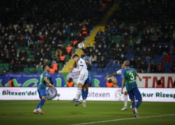 بشكتاش يتعادل مع ريزاسبور