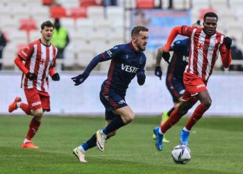 تركيا.. طرابزون سبور يتعادل مع سيفاسبور