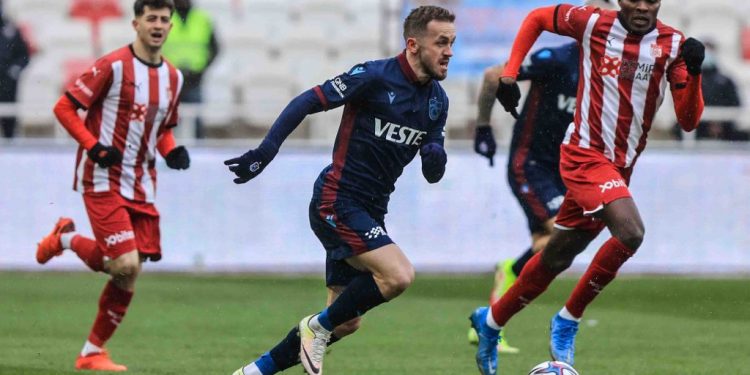 تركيا.. طرابزون سبور يتعادل مع سيفاسبور