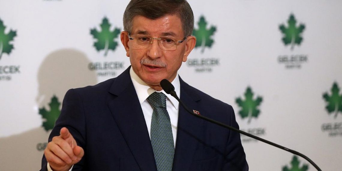 داود أوغلو يطالب حكومة أردوغان بوقف اضطهاد الشعب